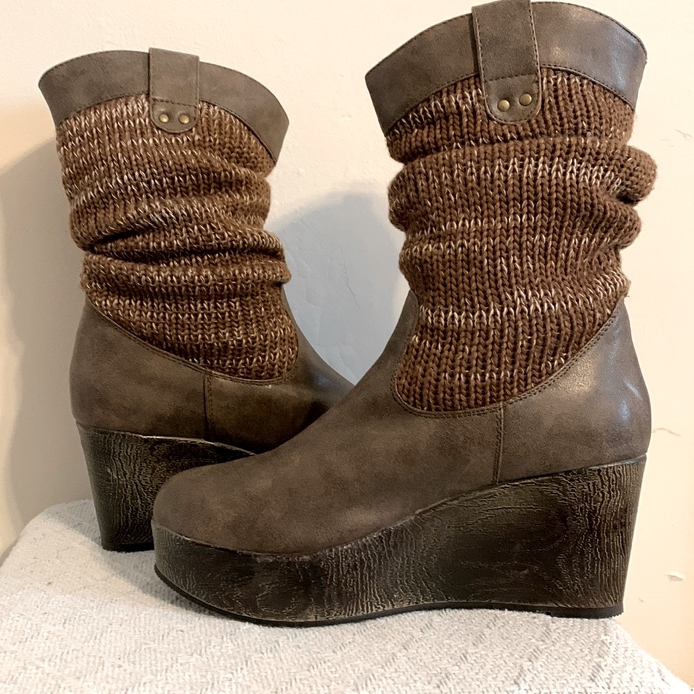 Muk Luks leg warmer style platform boots-NWOT-
